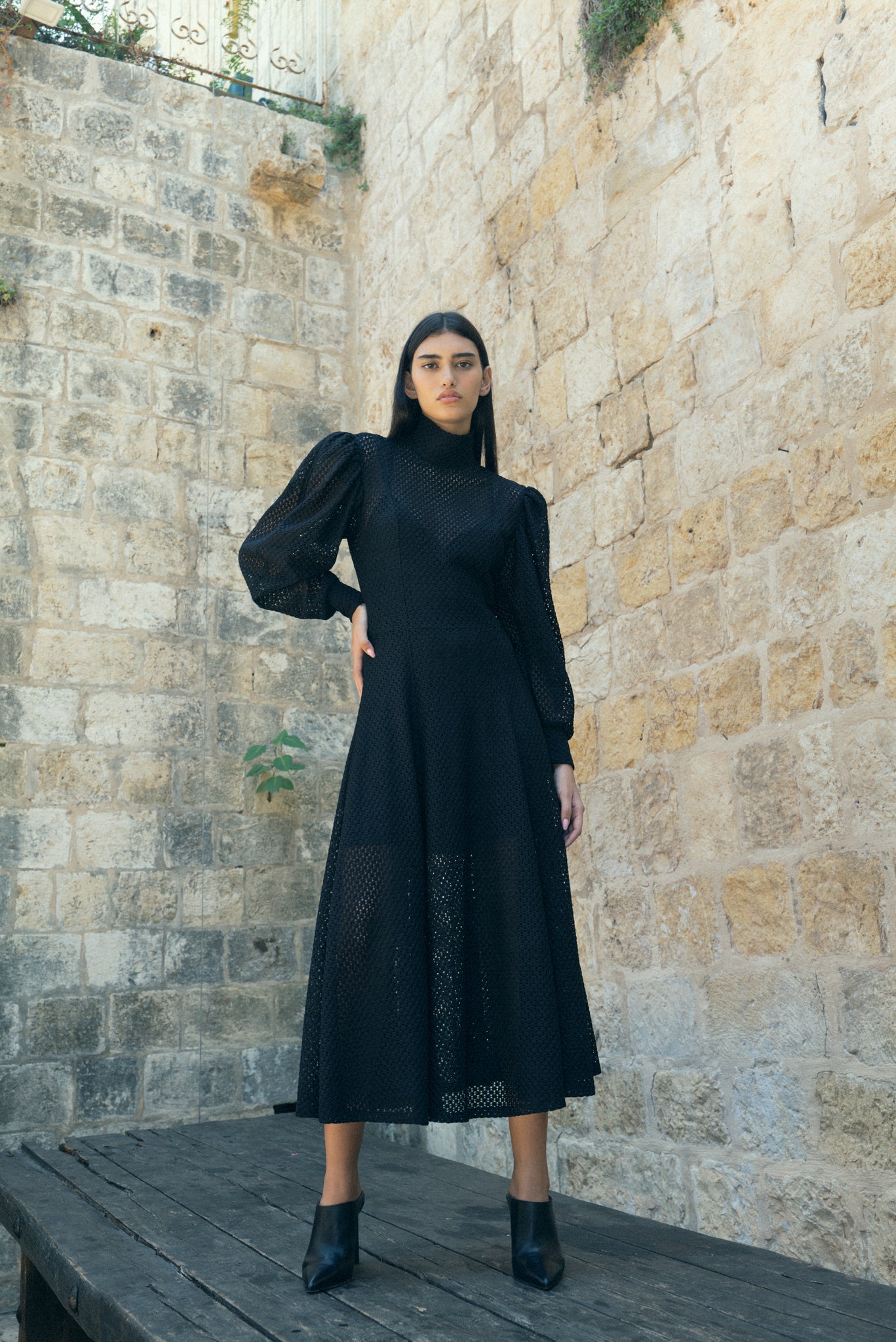SABINA MUSAYEV - knit_crochet_black