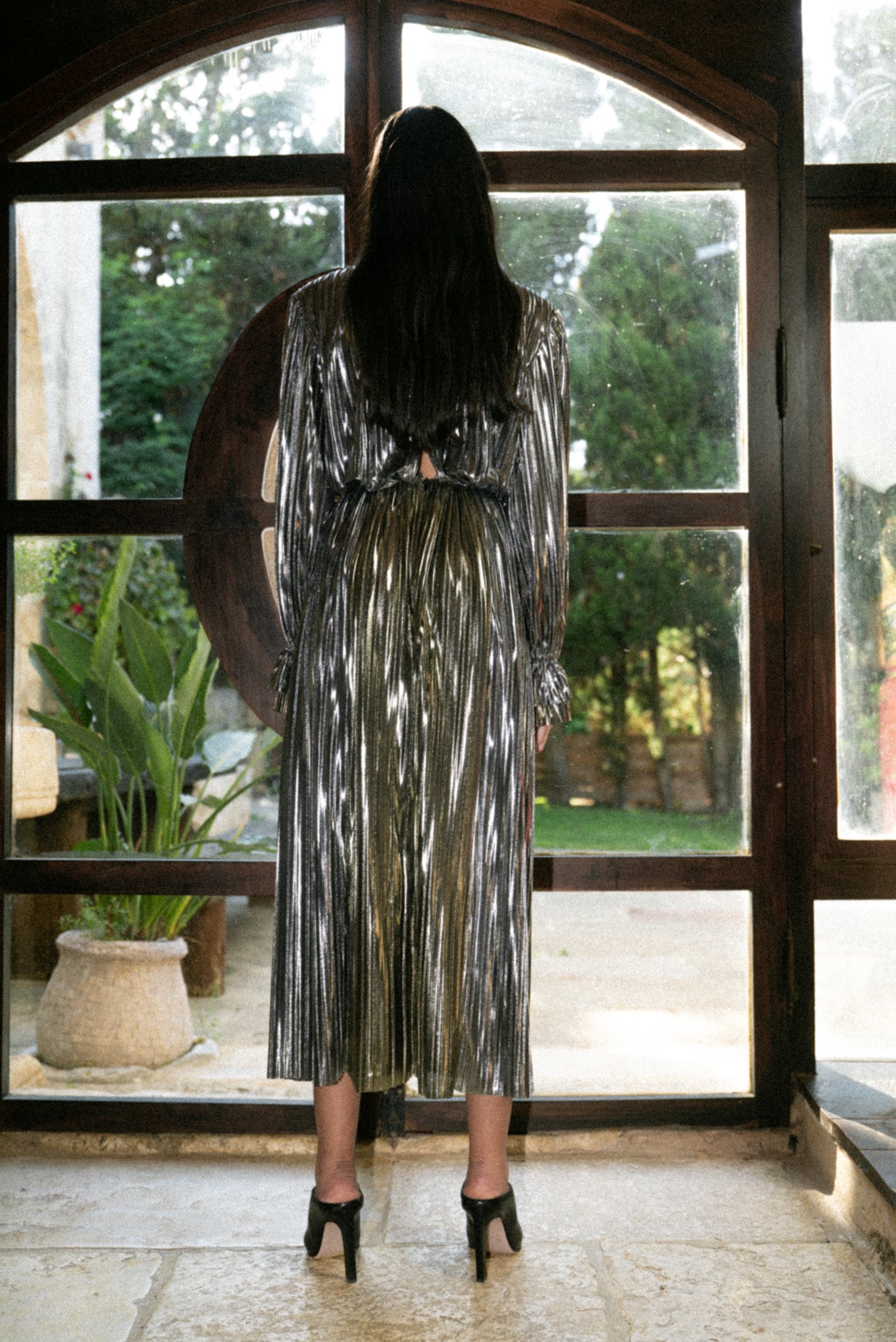 SABINA MUSAYEV - two_tone_pleated_knit_w_foil_gold_silver