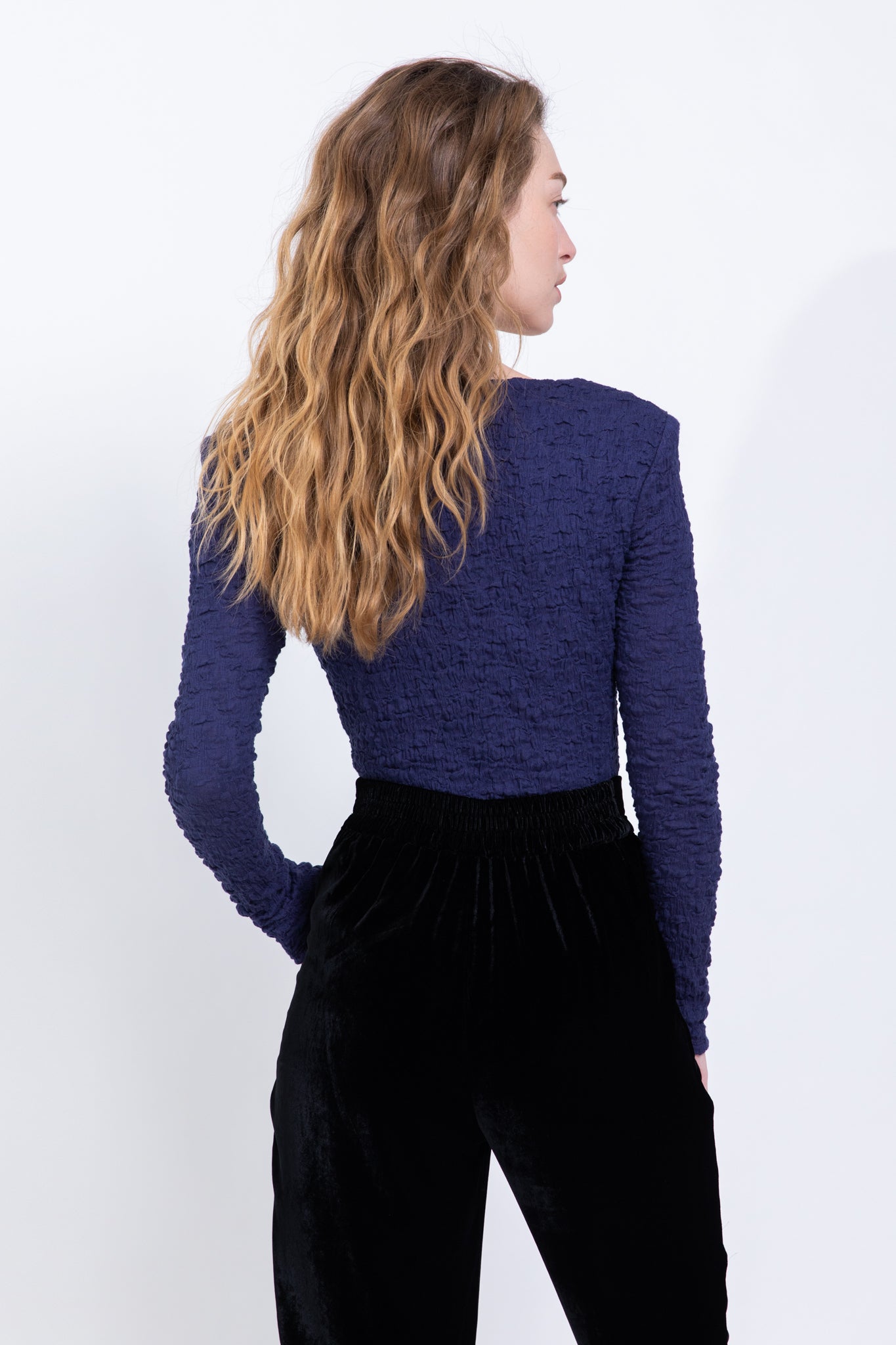 SABINA MUSAYEV - crinkled_knit_blue