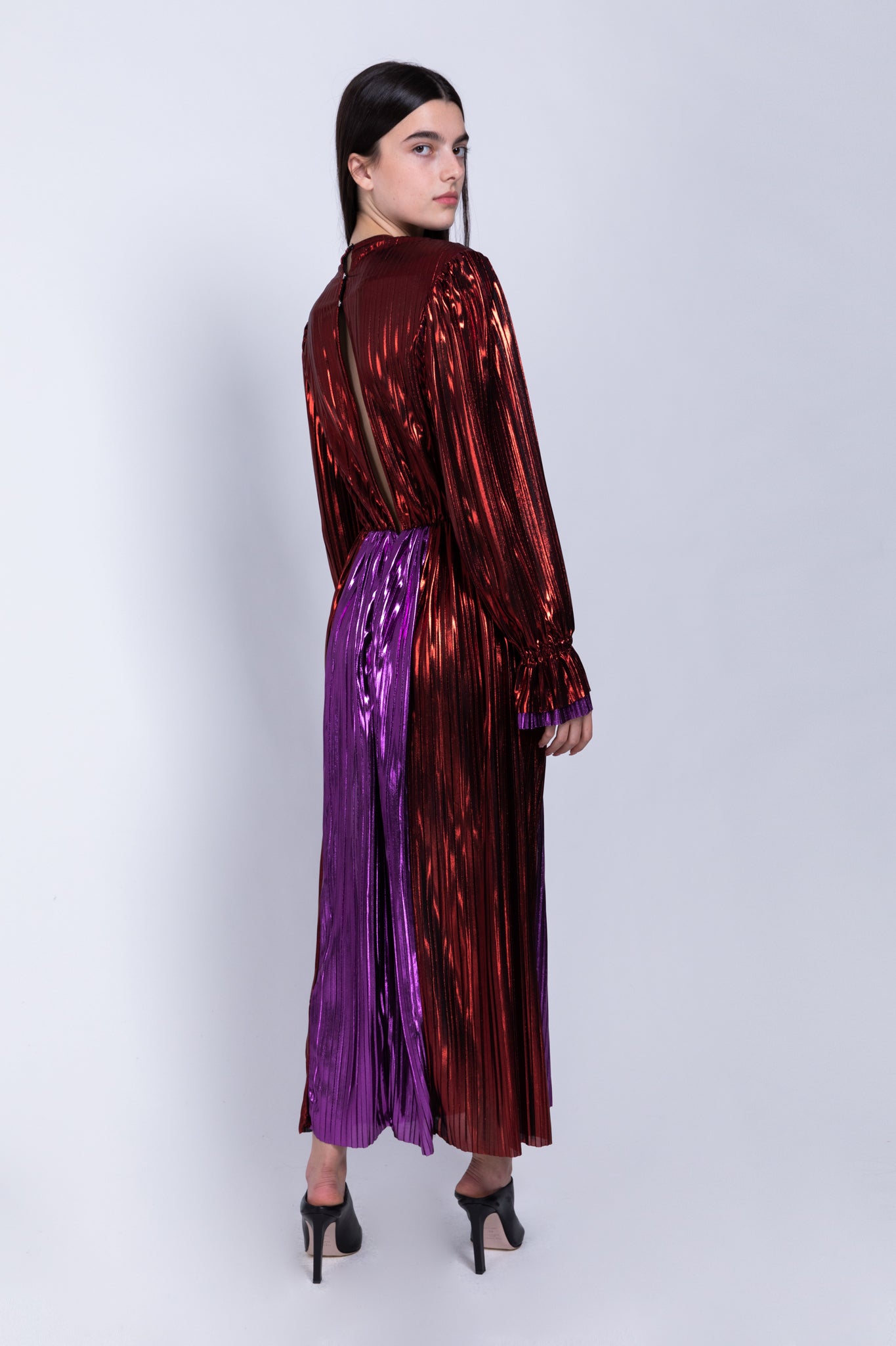SABINA MUSAYEV - two_tone_pleated_knit_w_foil_red_purple