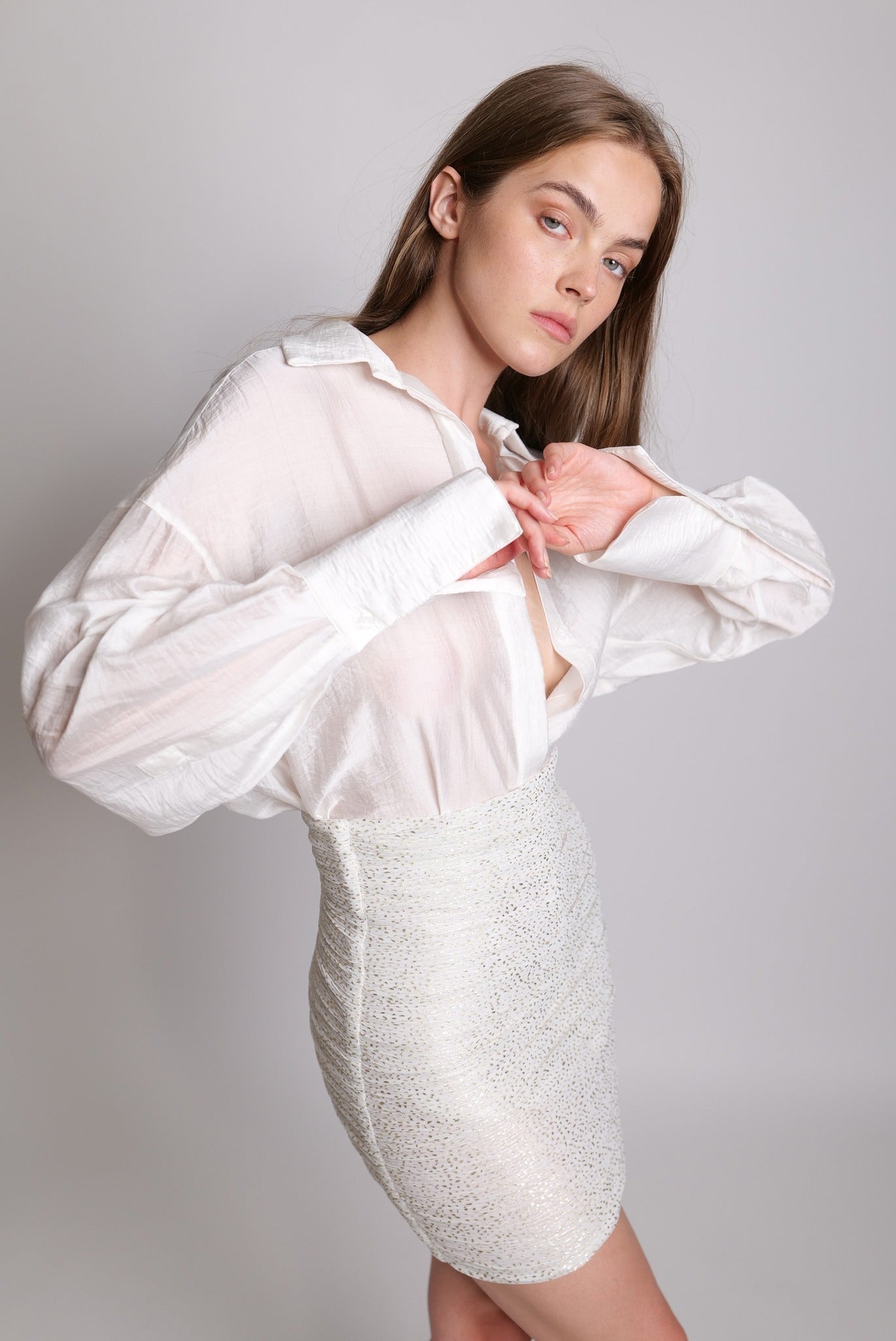 SABINA MUSAYEV - pleated_knit_w_speckled_foil_white