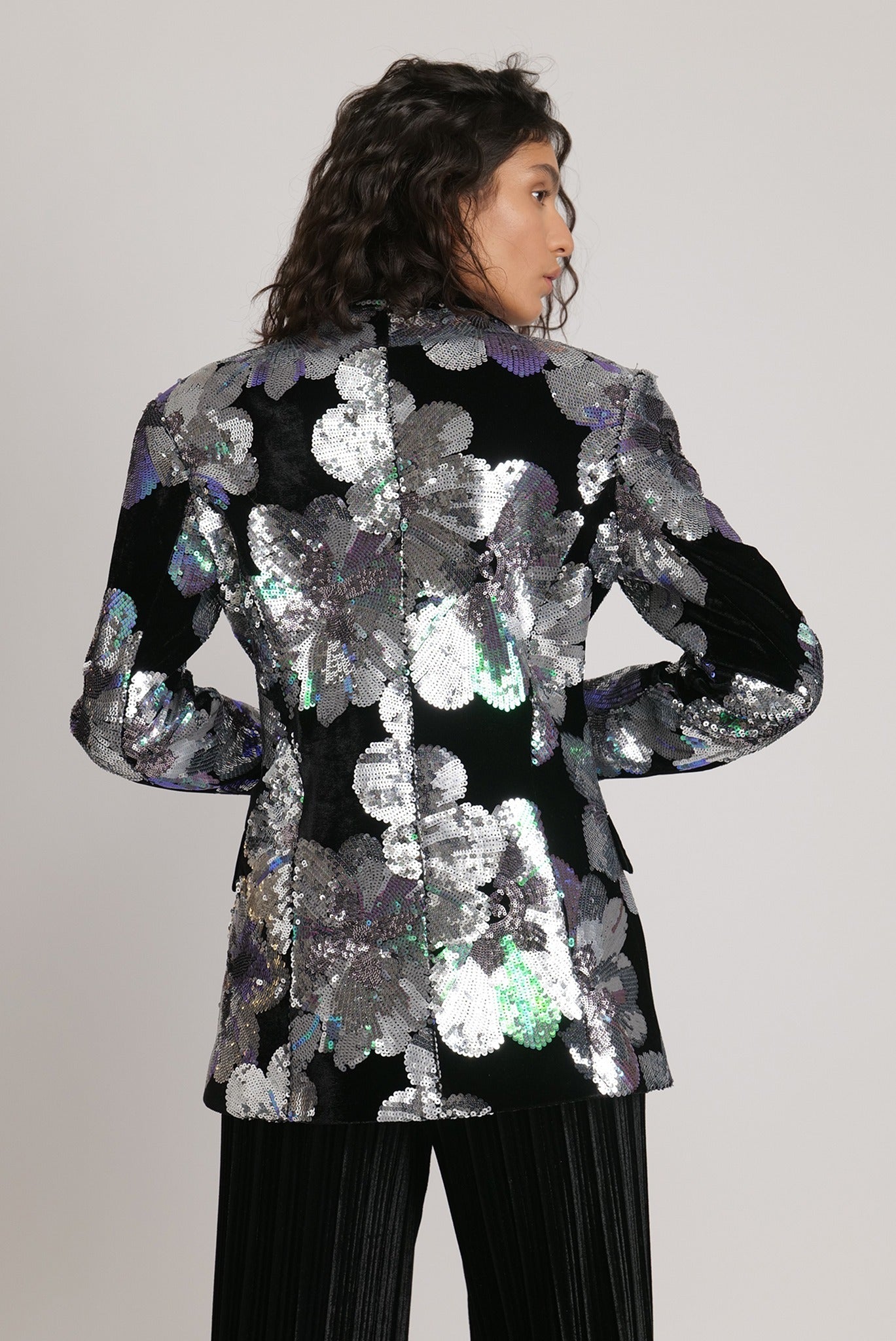 SABINA MUSAYEV - flora_sequins_on_velvet_multi_silver_fw_23_24