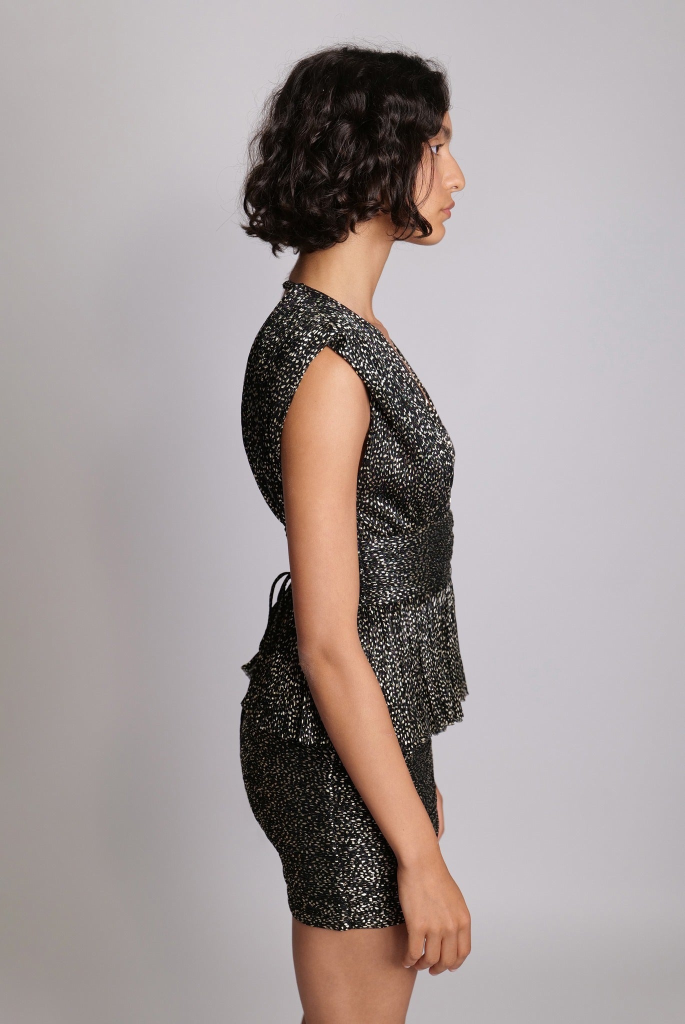 SABINA MUSAYEV - pleated_knit_w_speckled_foil_black