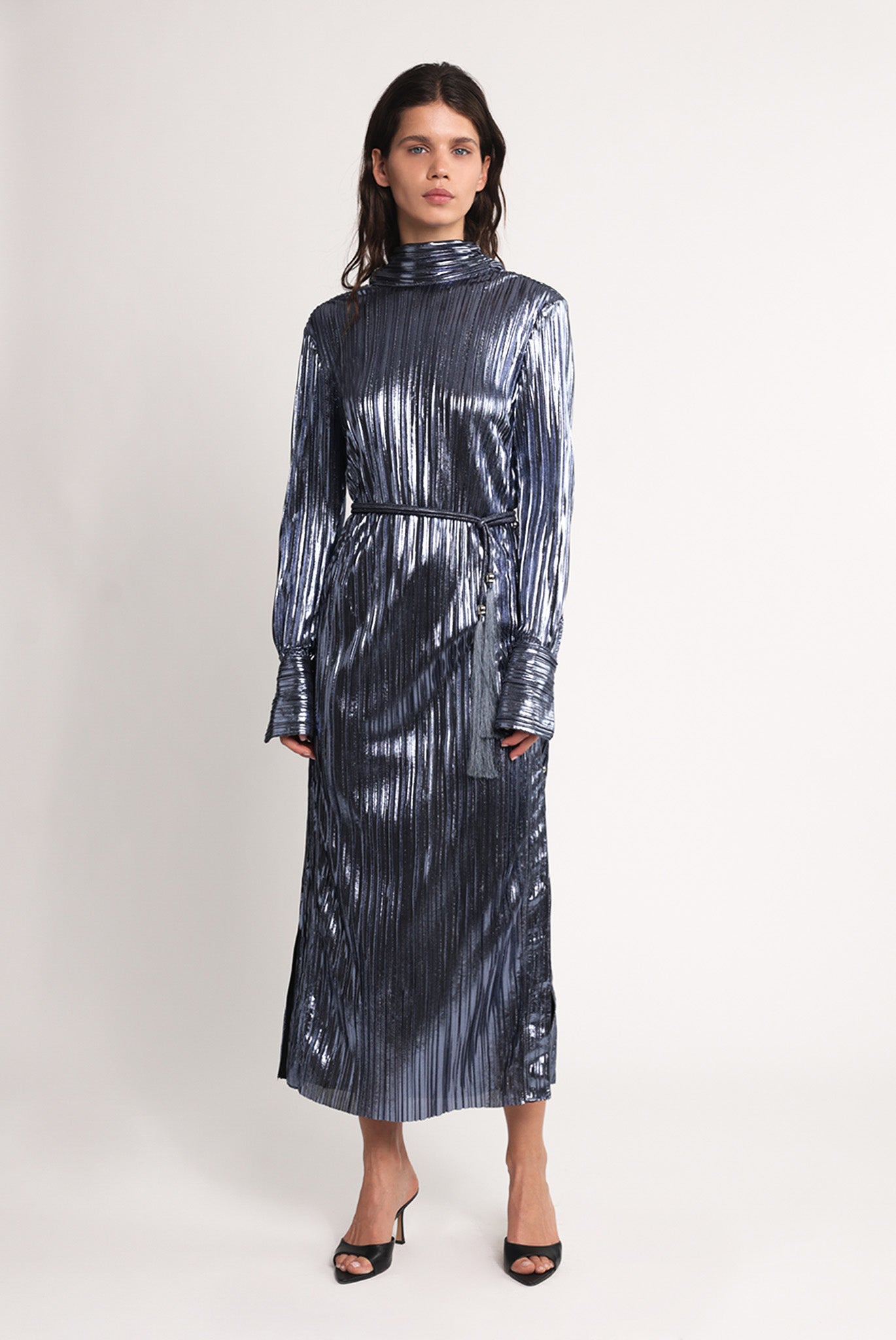 SABINA MUSAYEV - foil_pleated_knit_steel_blue_spring_25