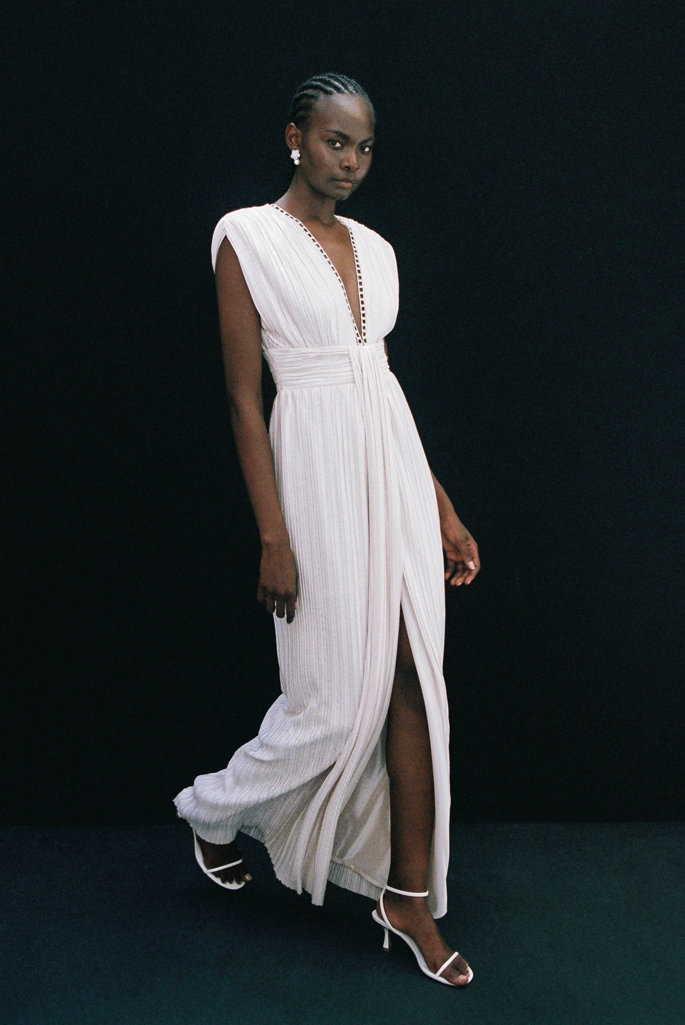 SABINA MUSAYEV - floral_embossed_pleated_knit_white_pearl_bridal_25