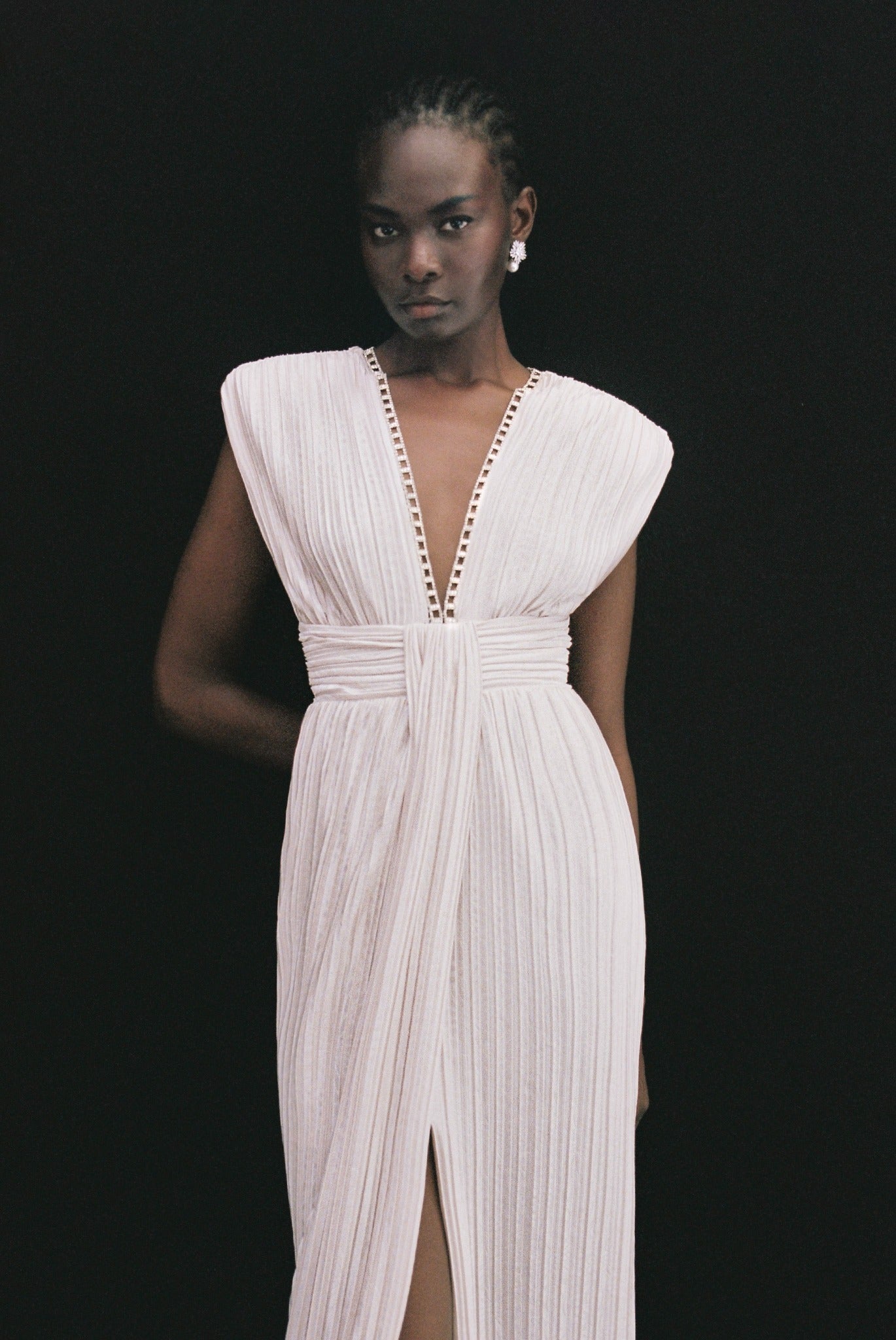 SABINA MUSAYEV - floral_embossed_pleated_knit_white_pearl_bridal_25