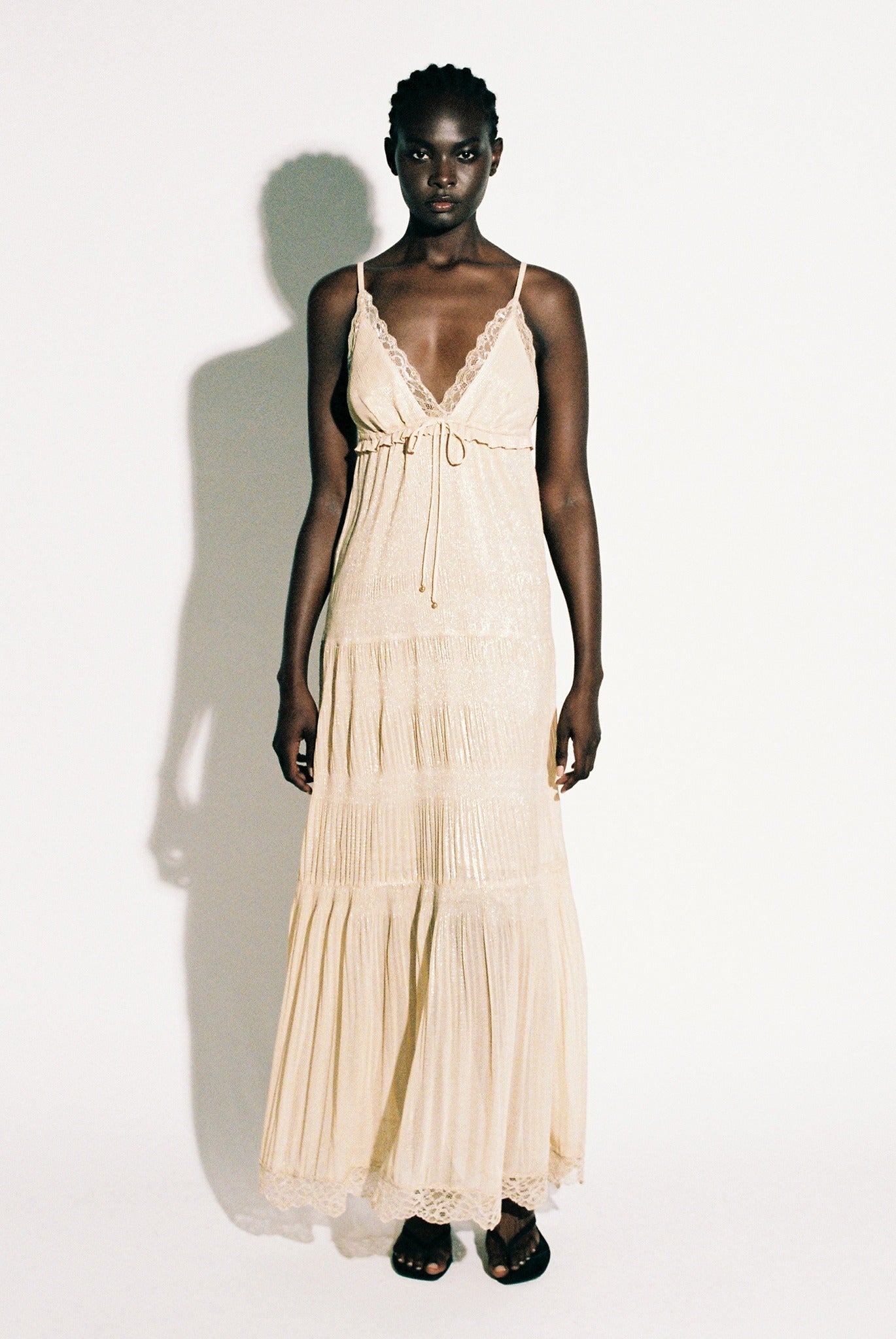 SABINA MUSAYEV - pleated_chiffon_w._foil_golden_blonde_pre_fall_25_26
