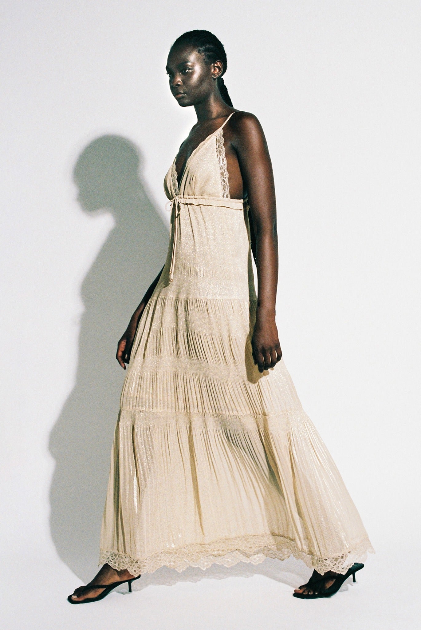 SABINA MUSAYEV - pleated_chiffon_w._foil_golden_blonde_pre_fall_25_26