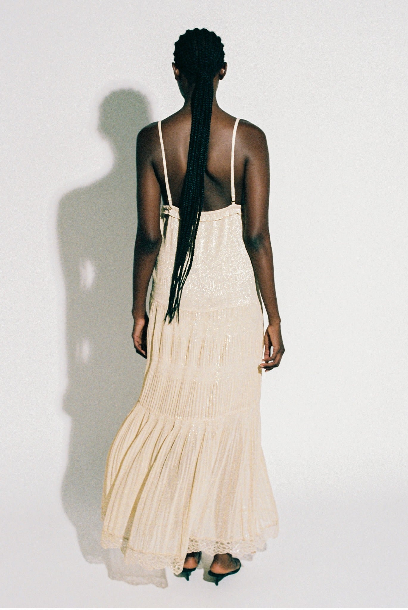 SABINA MUSAYEV - pleated_chiffon_w._foil_golden_blonde_pre_fall_25_26