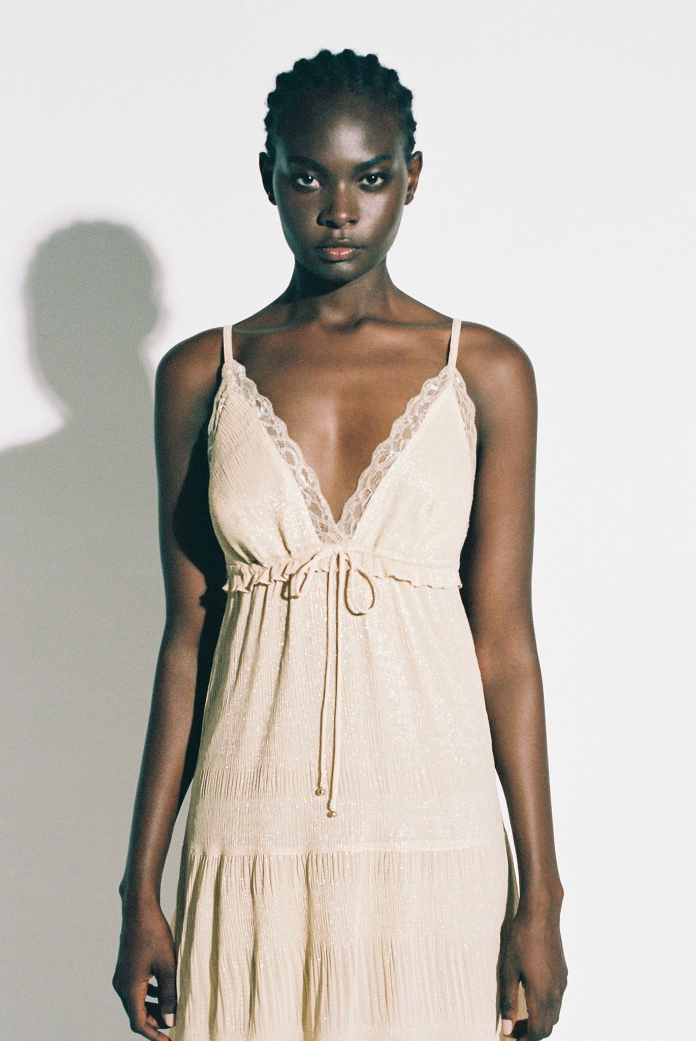 SABINA MUSAYEV - pleated_chiffon_w._foil_golden_blonde_pre_fall_25_26