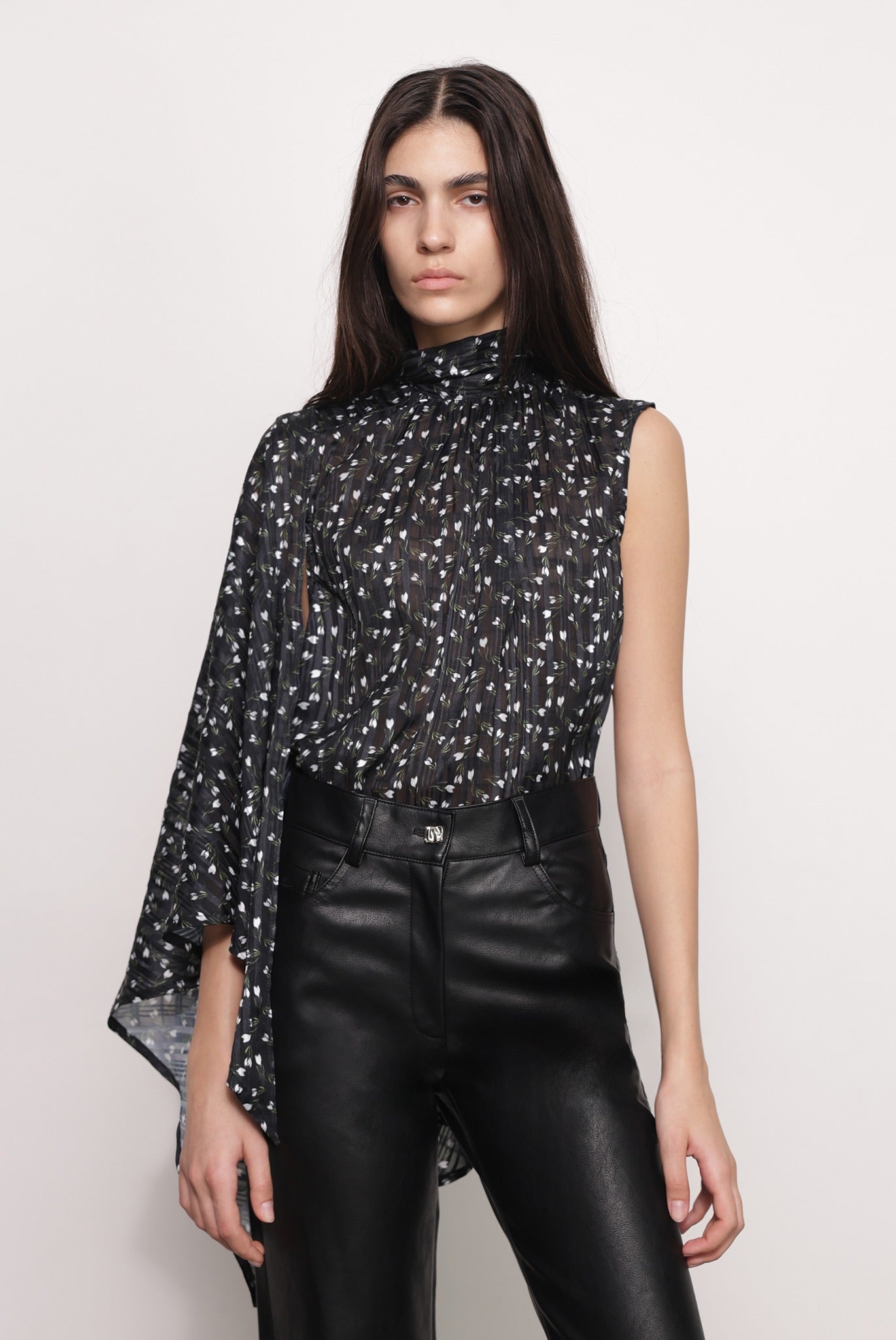 SABINA MUSAYEV - wallflower_print_black_print_fw_25_26