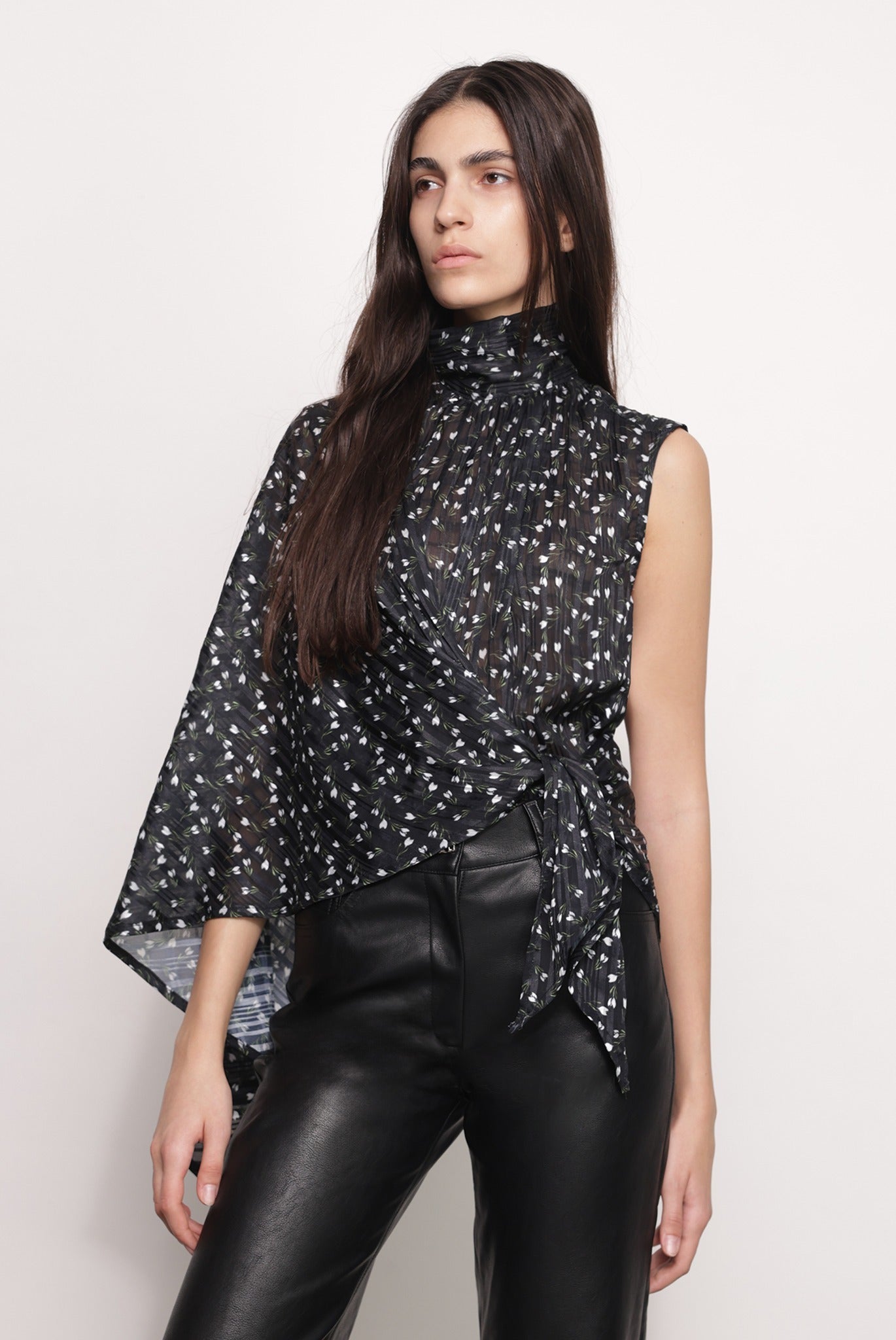 SABINA MUSAYEV - wallflower_print_black_print_fw_25_26