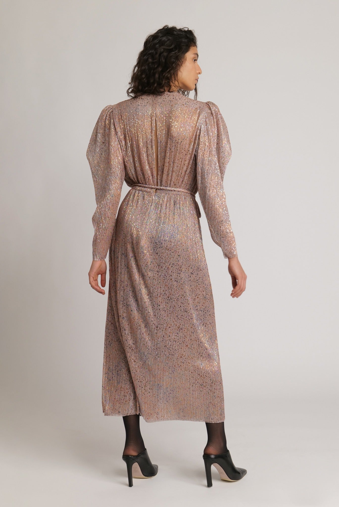 SABINA MUSAYEV - pleated_knit_w_multi_dot_foil_bronze_mop_fw_23_24