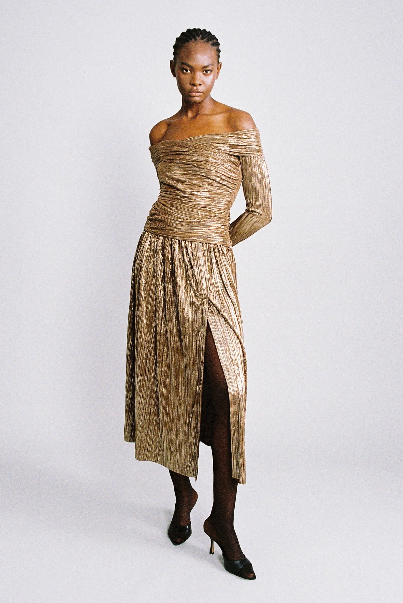 SABINA MUSAYEV - pleated_knit_w_foil_golden_brown_fw_24_25