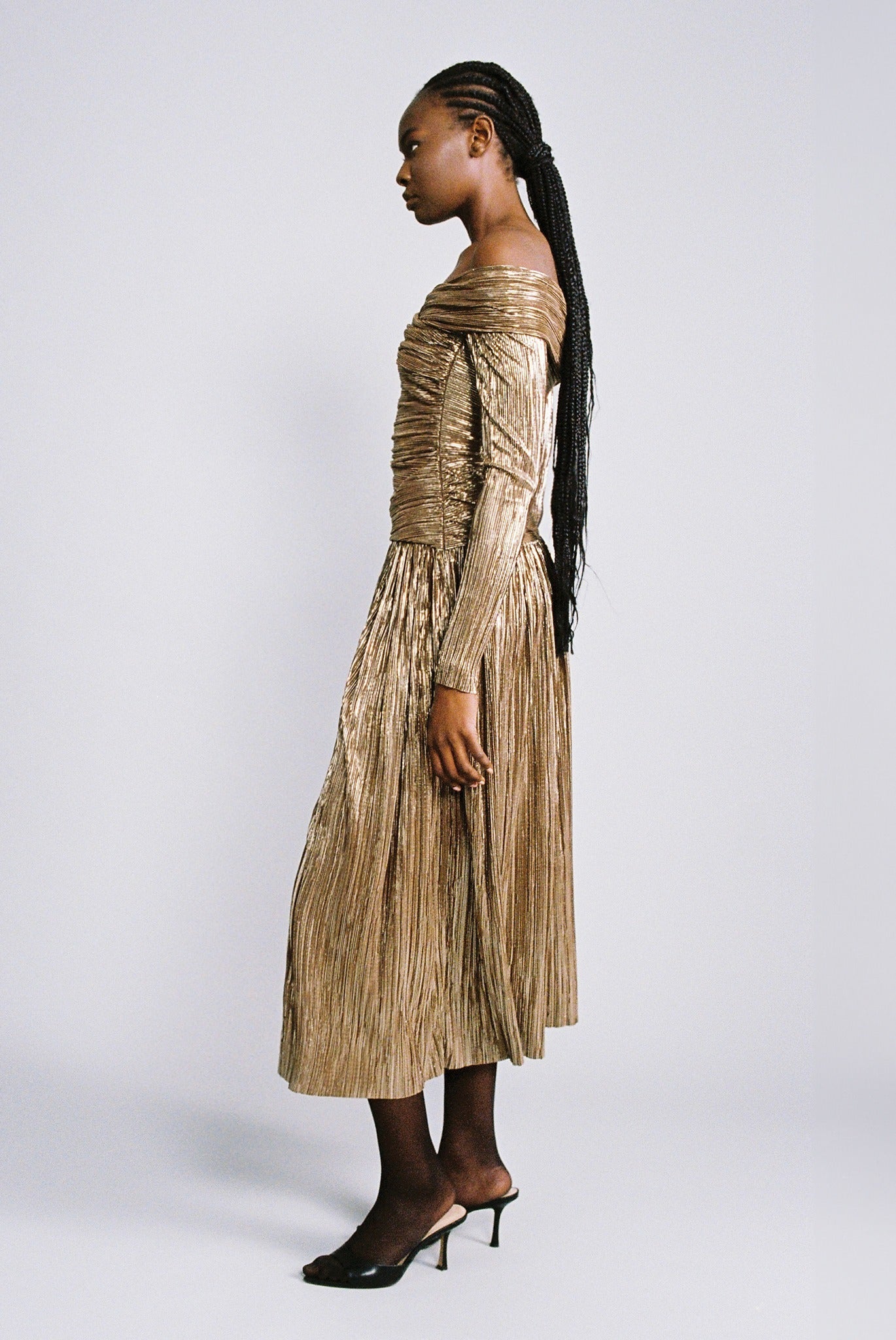 SABINA MUSAYEV - pleated_knit_w_foil_golden_brown_fw_24_25