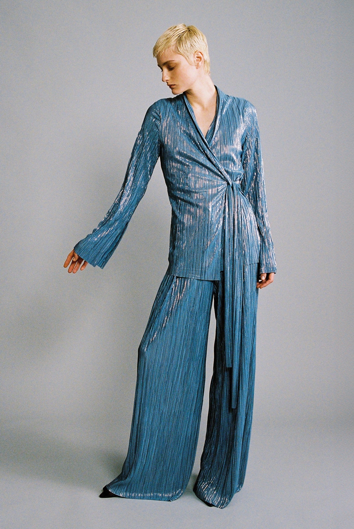 SABINA MUSAYEV - pleated_knit_w_foil_steel_blue_fw_24_25