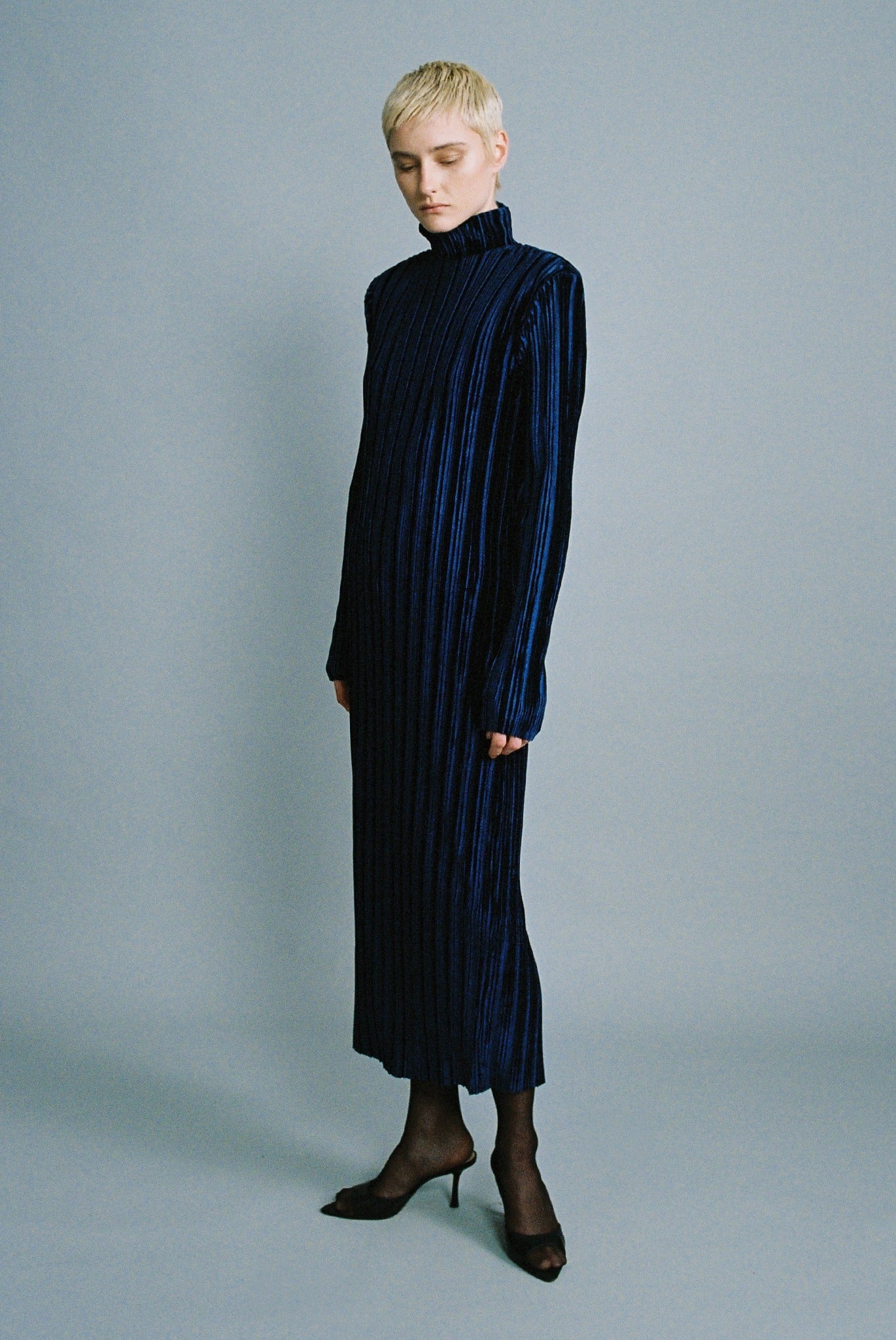 SABINA MUSAYEV - pleated_velvet_navy_fw_24_25