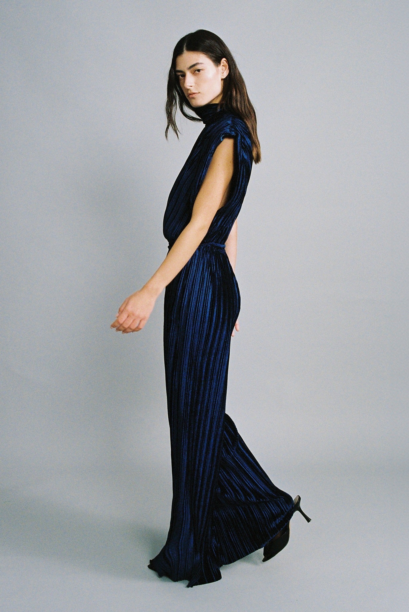 SABINA MUSAYEV - pleated_velvet_navy_fw_24_25