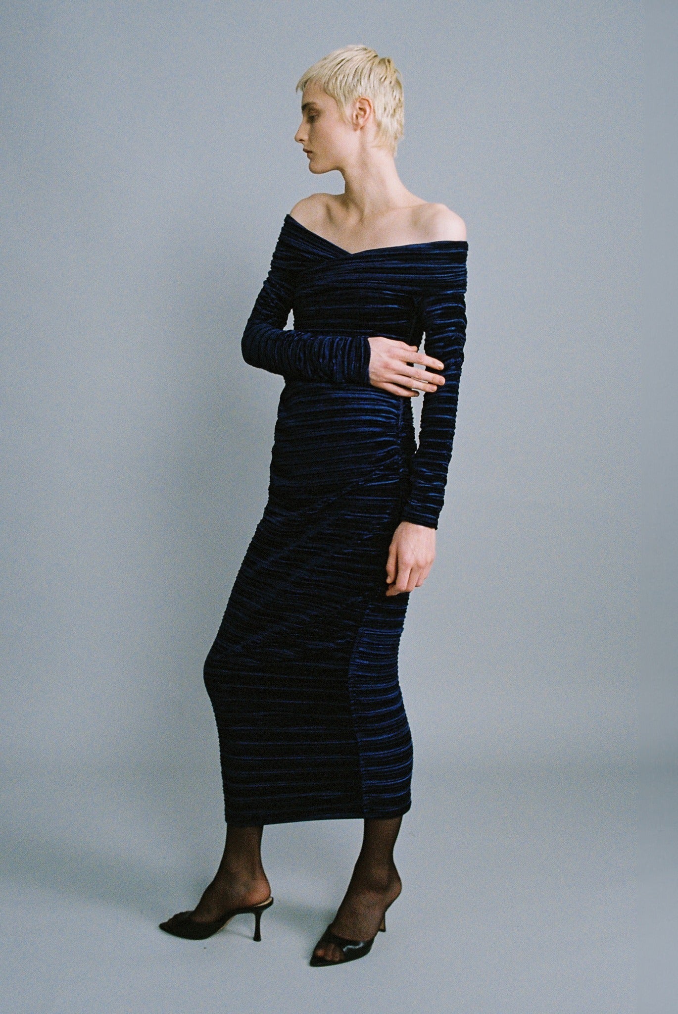 SABINA MUSAYEV - pleated_velvet_navy_fw_24_25