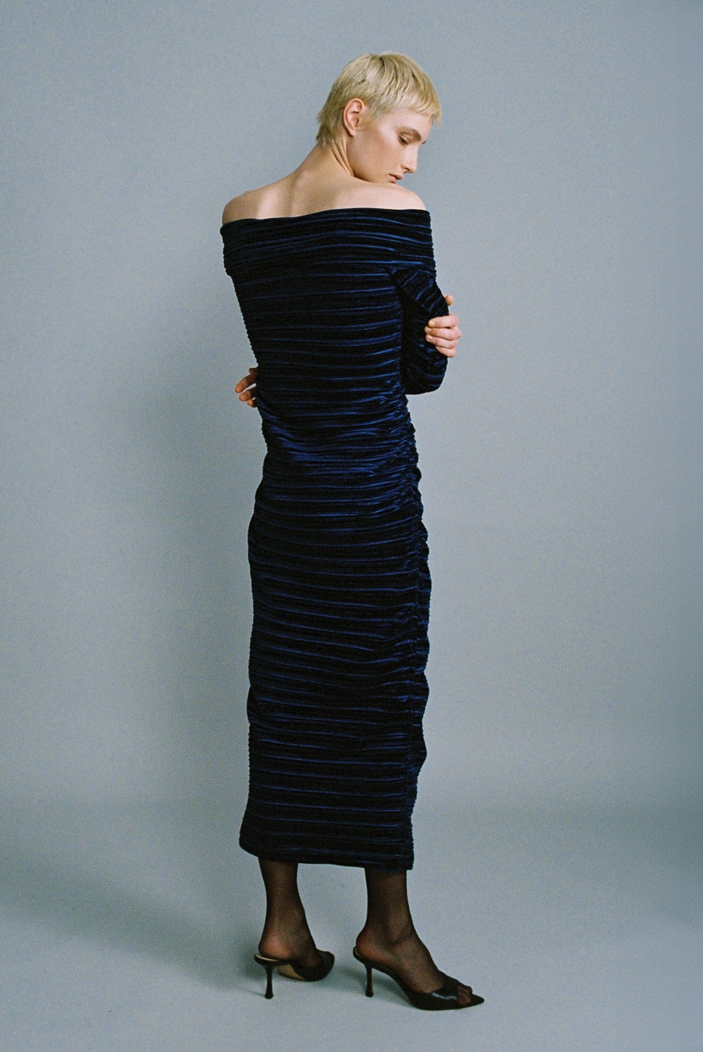 SABINA MUSAYEV - pleated_velvet_navy_fw_24_25