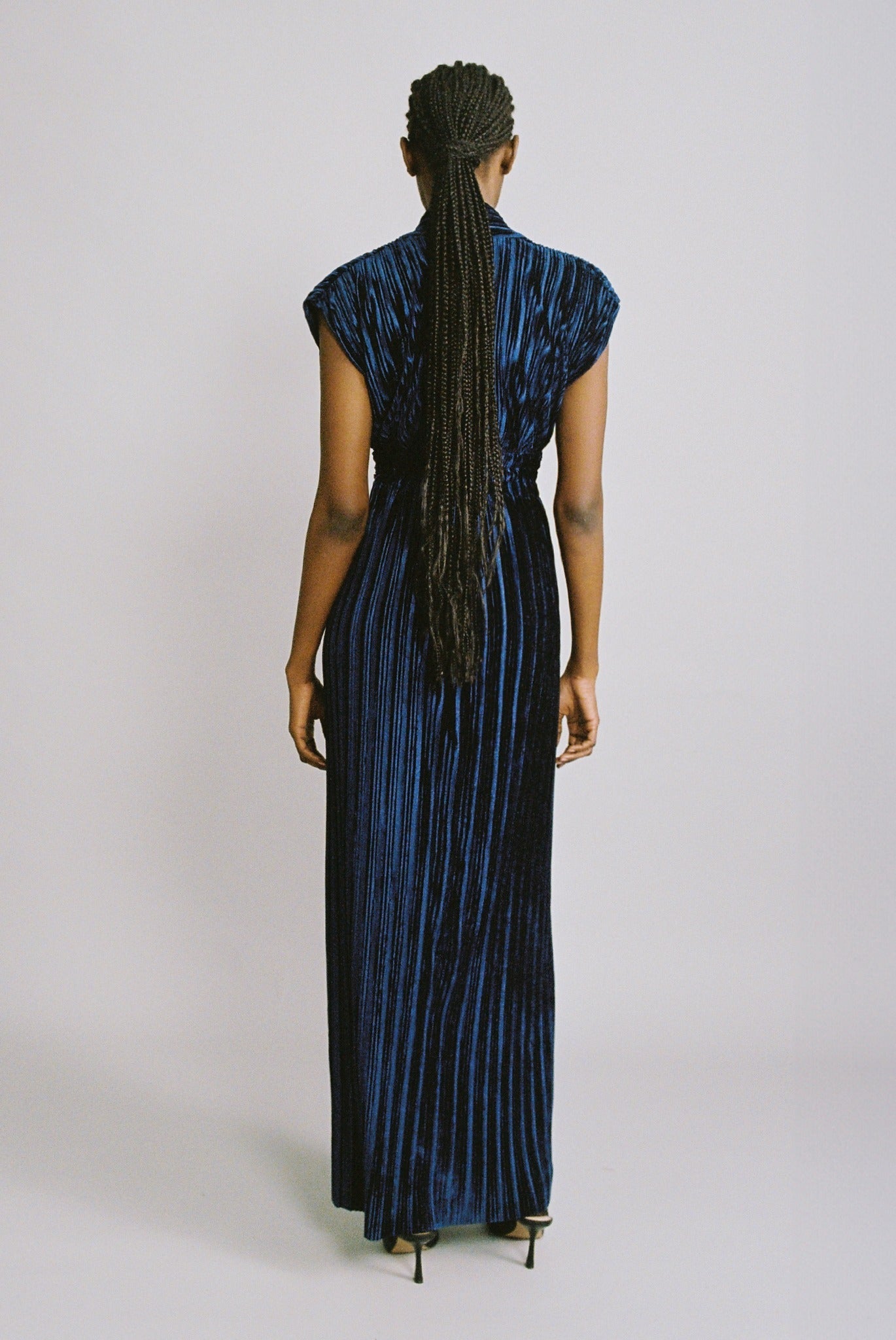 SABINA MUSAYEV - pleated_velvet_navy_fw_24_25