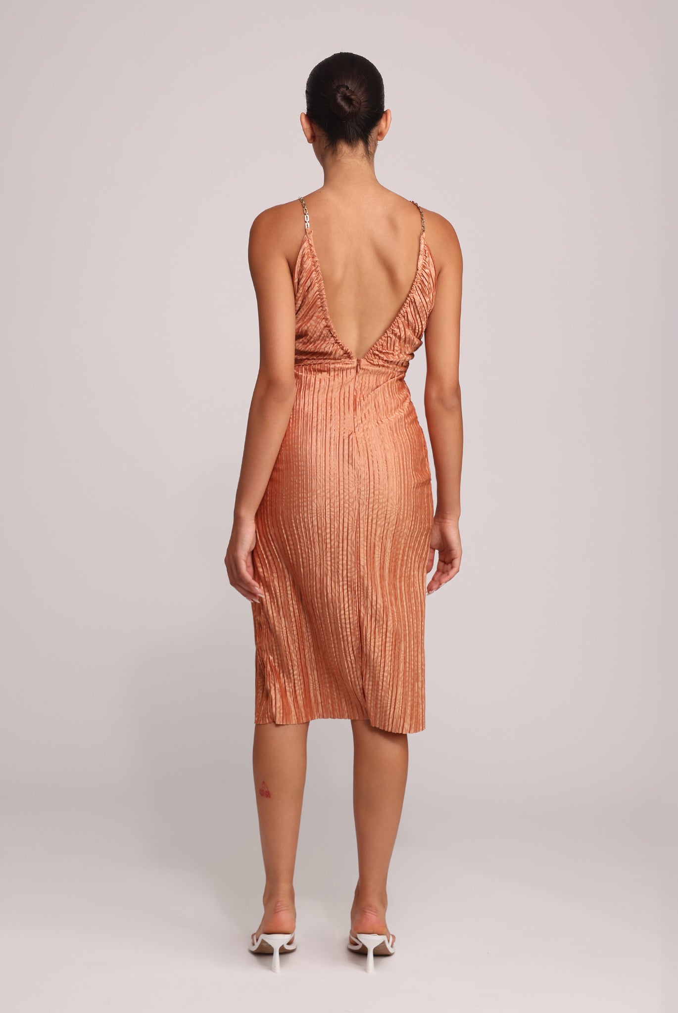 SABINA MUSAYEV - floral_embossed_pleated_knit_caramel_summer_25