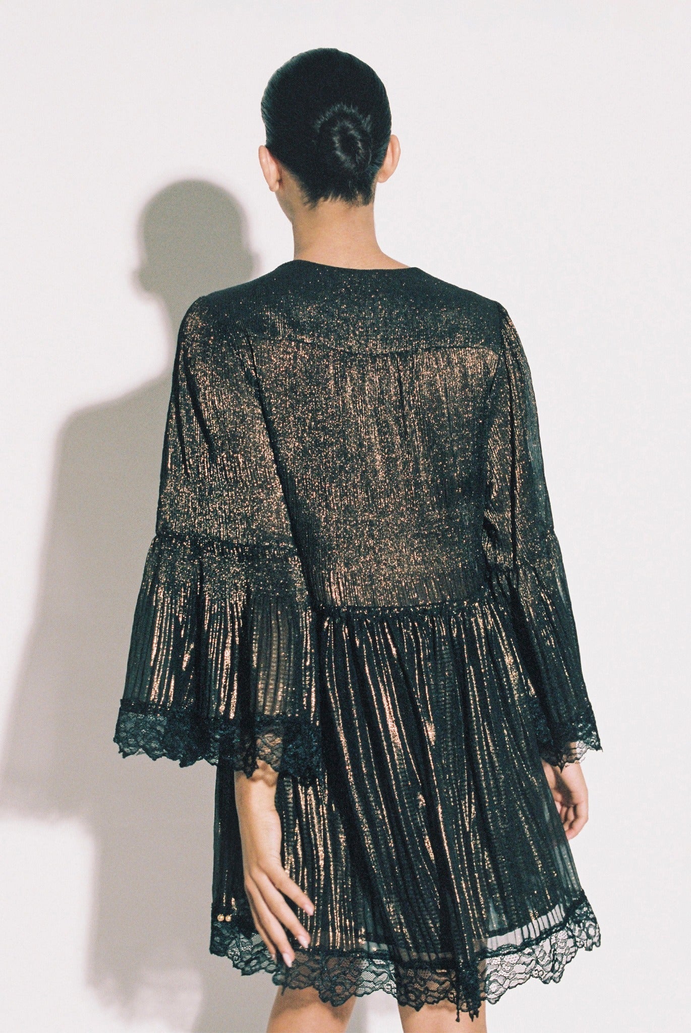 SABINA MUSAYEV - pleayed_chiffon_w._foil_black_bronze_pre_fall_25_26