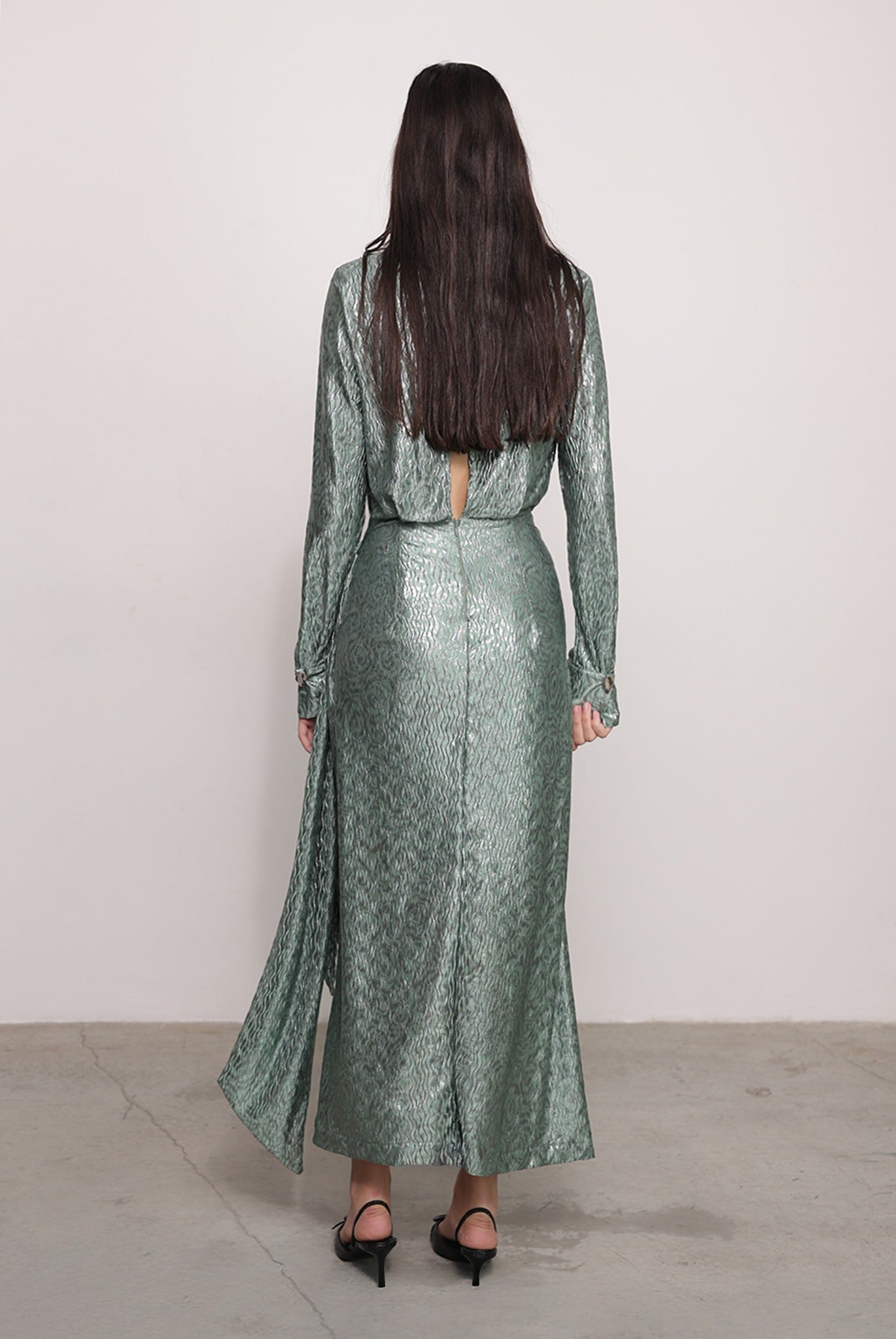 SABINA MUSAYEV - pleated_knit_w._foil_smoked_sage_fw_25_26