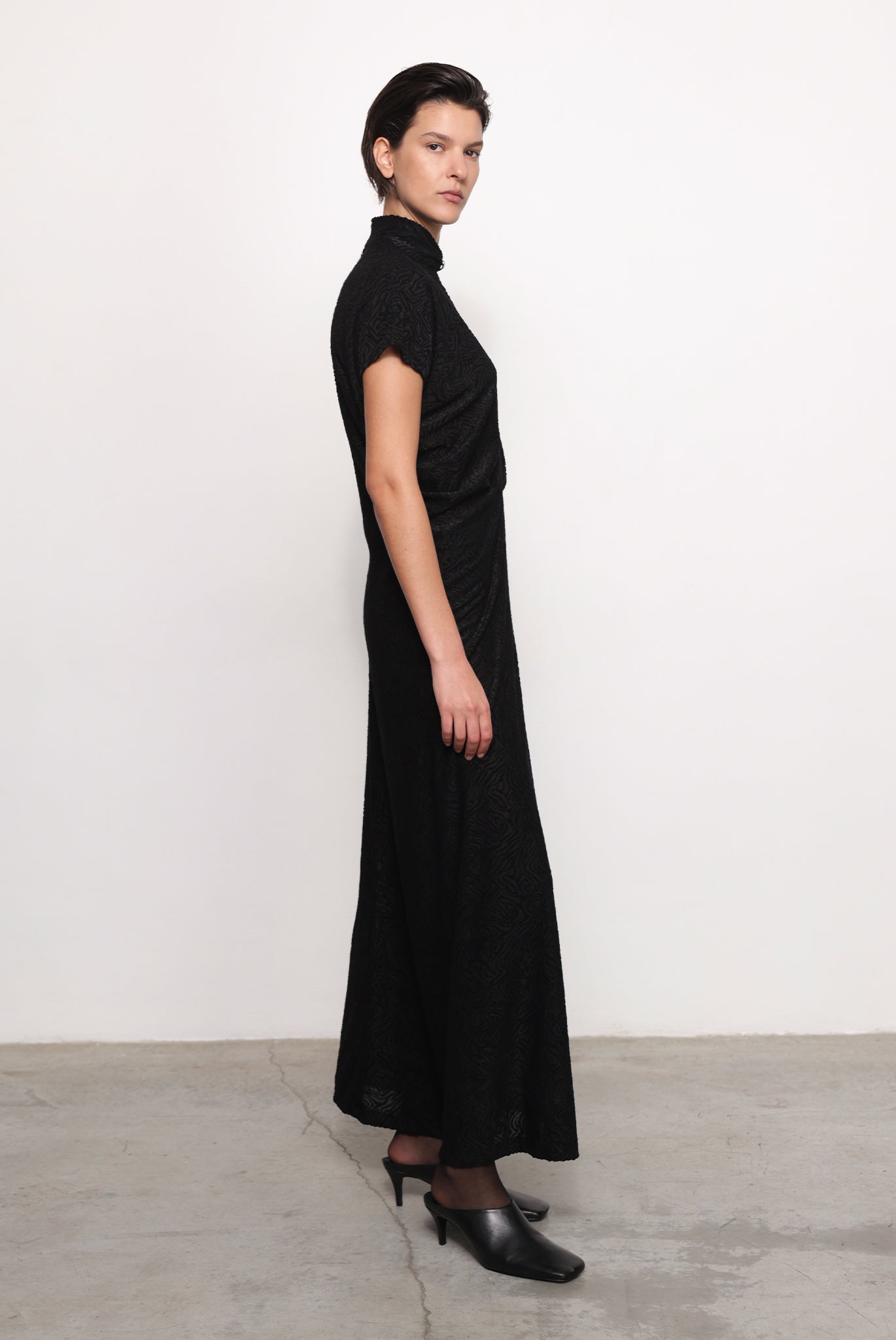 SABINA MUSAYEV - textured_knit_black_fw_25_26