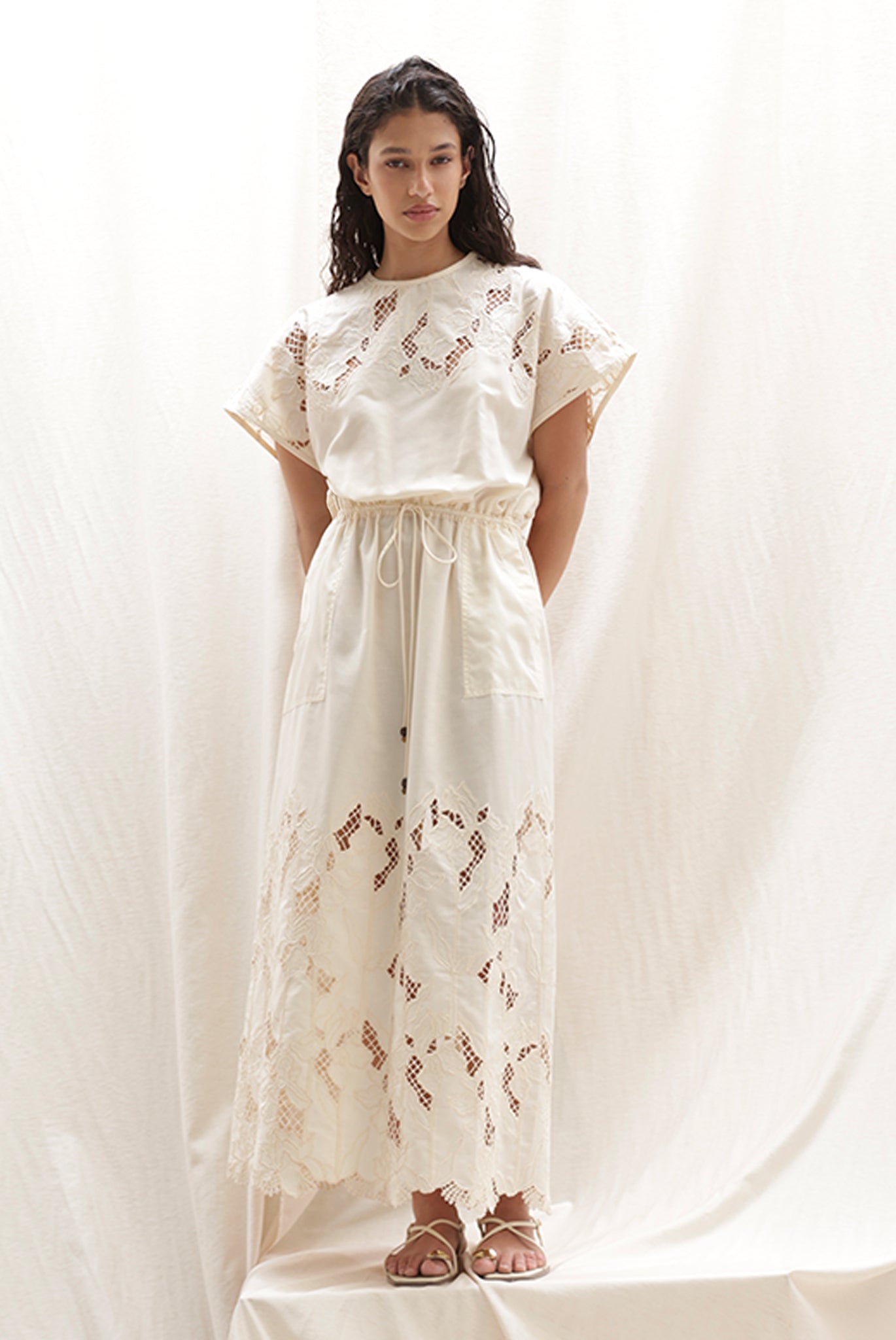 SABINA MUSAYEV - embroidered_poplin_ivory_pre_spring_26