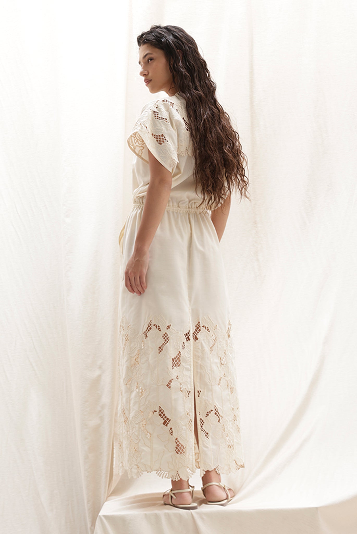 SABINA MUSAYEV - embroidered_poplin_ivory_pre_spring_26