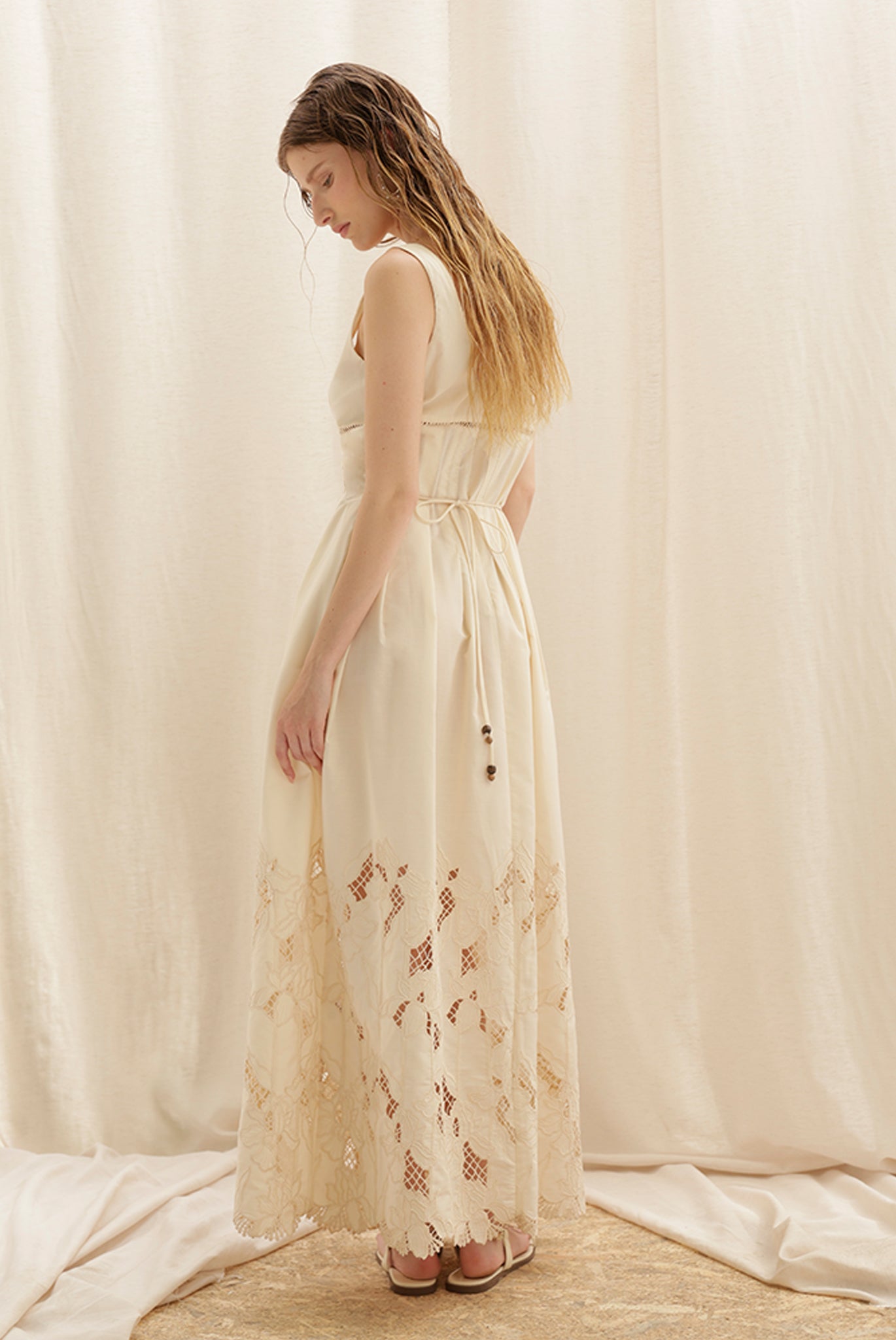 SABINA MUSAYEV - embroidered_poplin_ivory_pre_spring_26