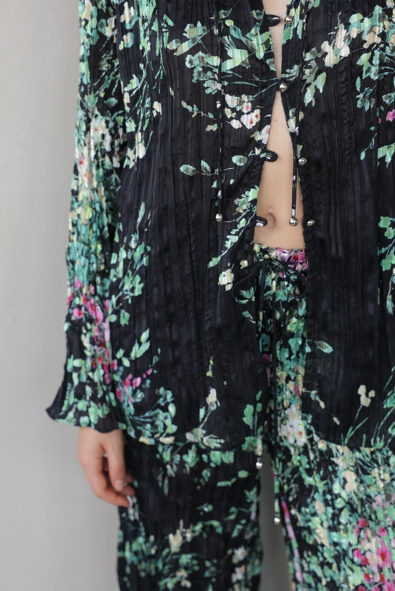 SABINA MUSAYEV - floral_print_black_print_summer_26