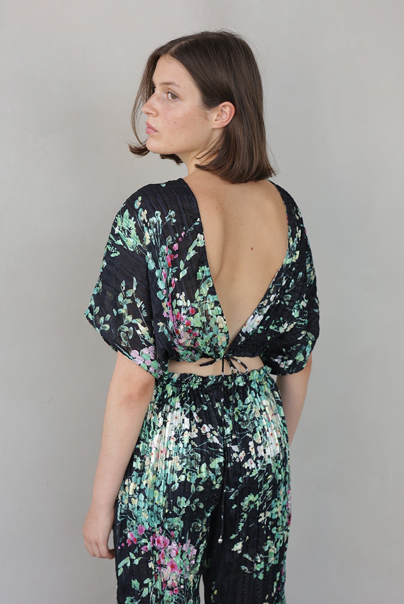 SABINA MUSAYEV - floral_print_black_print_summer_26