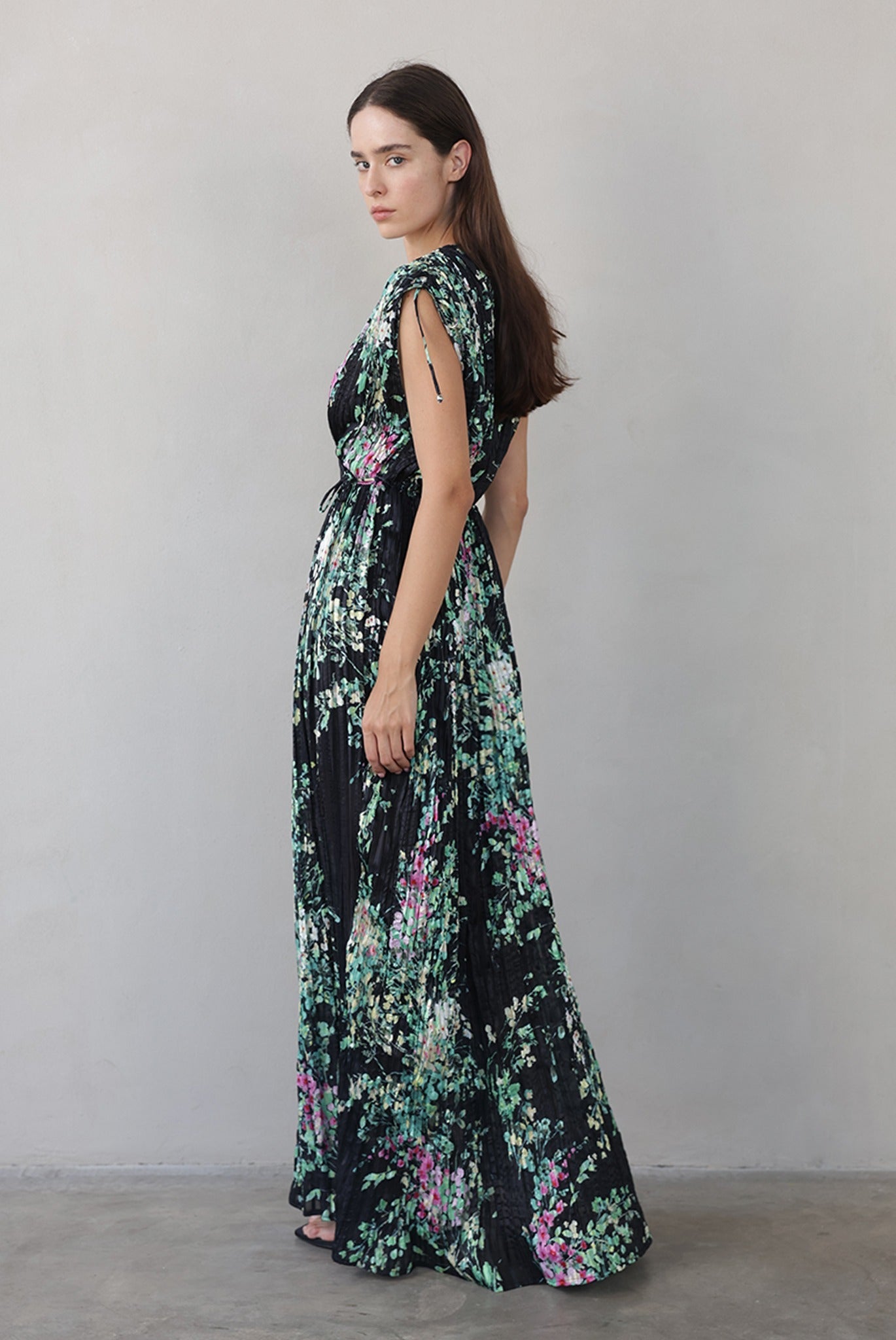 SABINA MUSAYEV - floral_print_black_print_summer_26