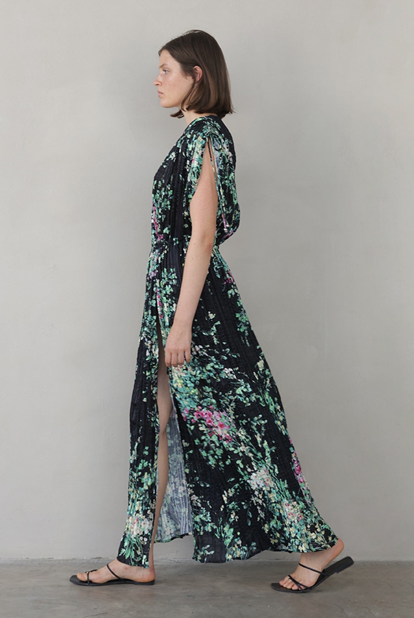 SABINA MUSAYEV - floral_print_black_print_summer_26