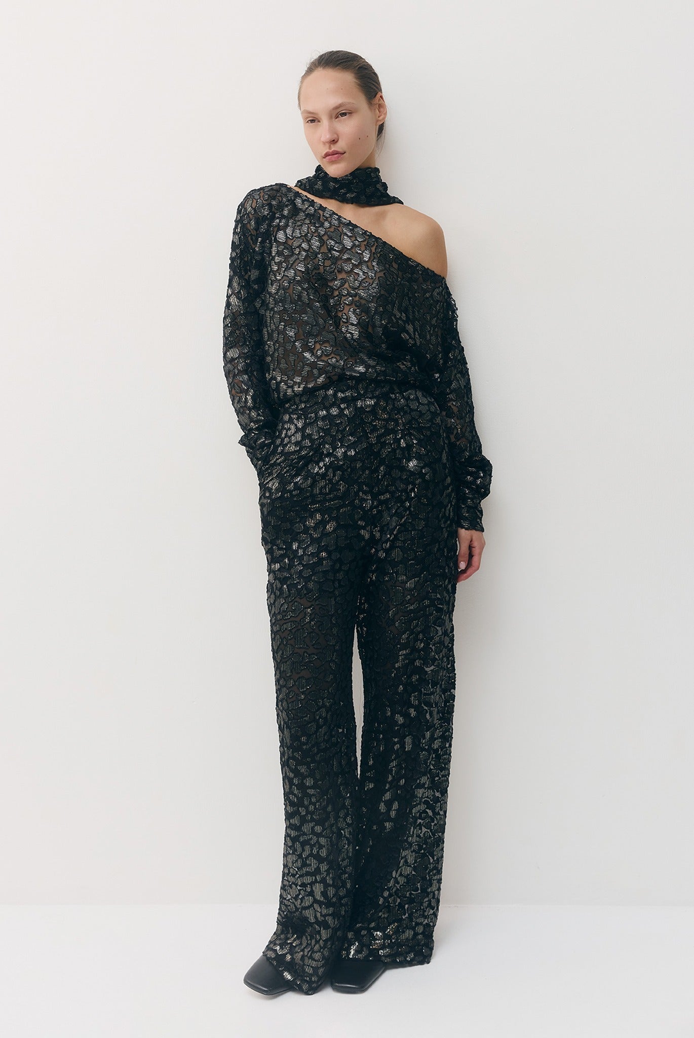 SABINA MUSAYEV - devore_w_foil_midnight_silver_fw_26_27