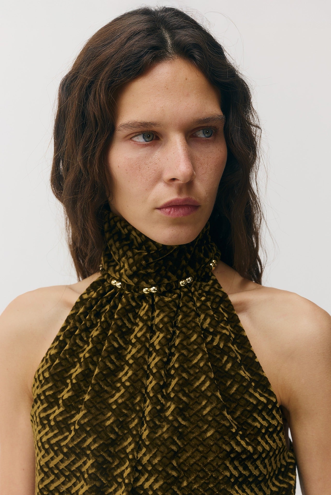 SABINA MUSAYEV - embossed_velvet_olive_fw_26_27