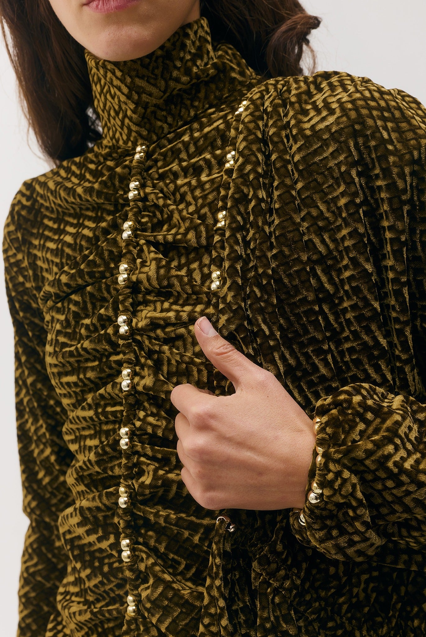 SABINA MUSAYEV - embossed_velvet_olive_fw_26_27