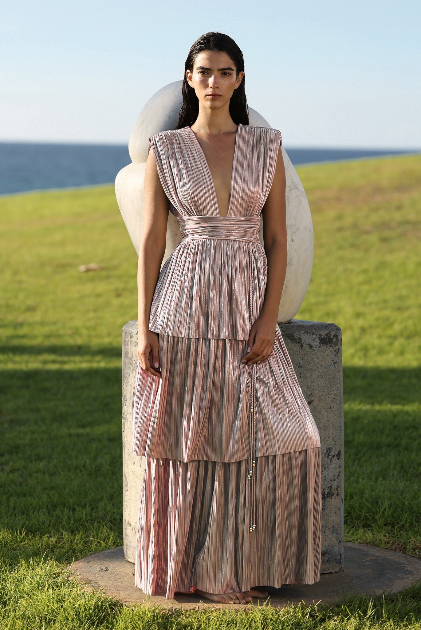 SABINA MUSAYEV - pleated_knit_w_gold_foil_sandstone_pre_fall_26_27